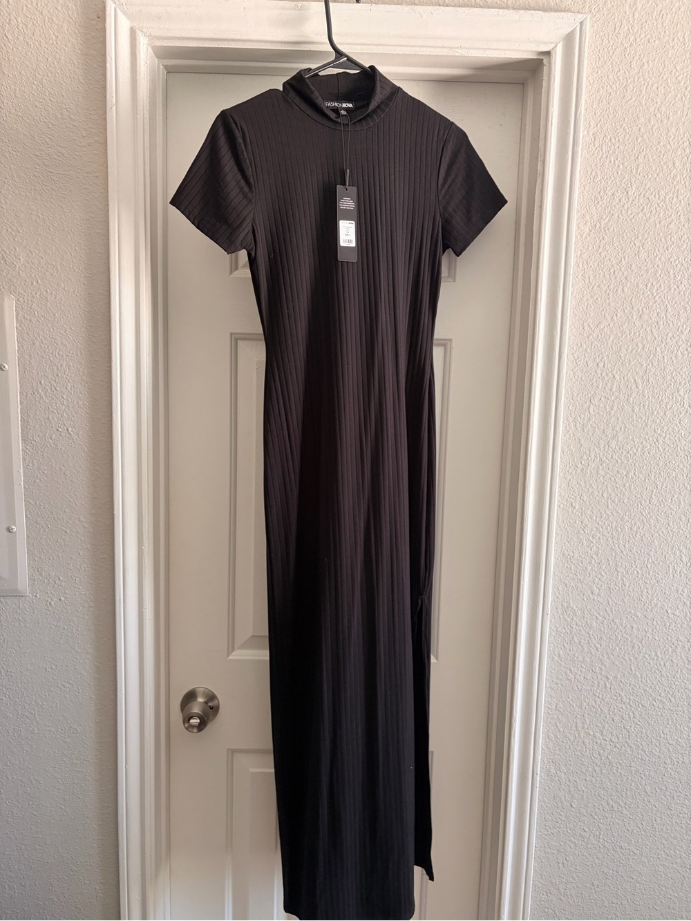 Fashion Nova Black Ribbed Maxi Dress - Short Sleeve